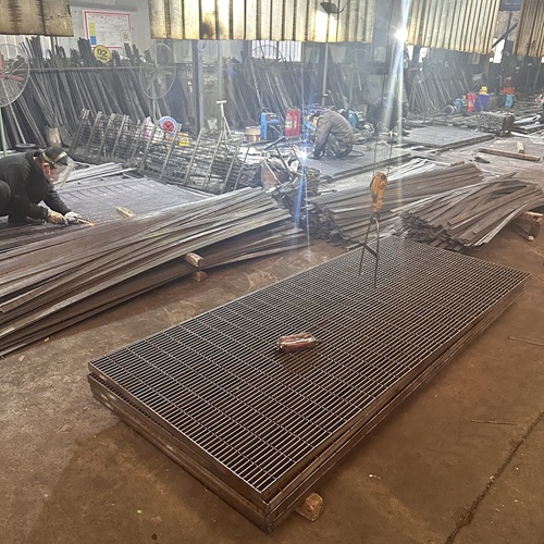 市政溝蓋板鋼格板用途及安裝施工規(guī)范